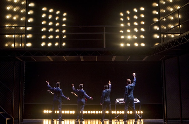 The jersey boys onstage from the backstage with lighting